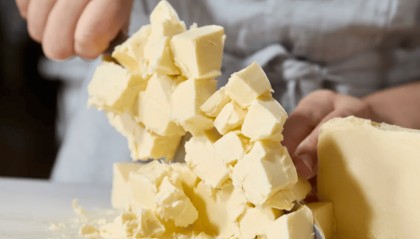 空气+水“炼出”黄油？比尔·盖茨惊呼“口感和真的一样”，美国消费者吵翻了