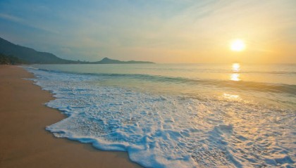 珠海华发集团发行14.2亿人民币债券，息票率3.05%，最终认购超3.8倍