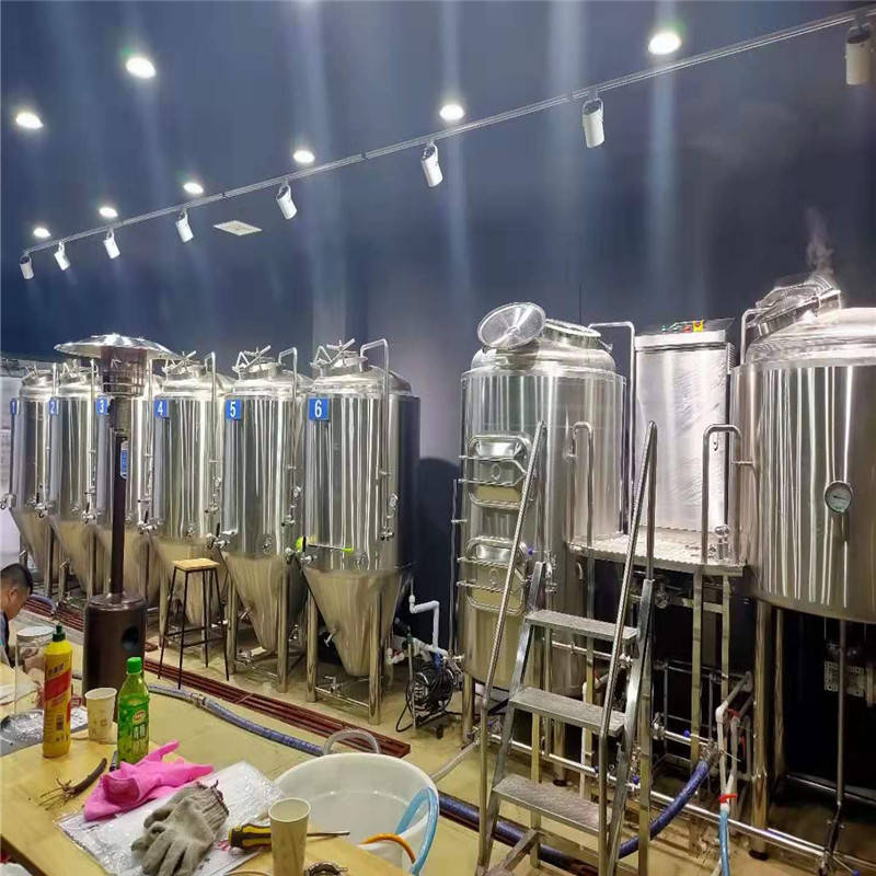 精酿啤酒设备定做厂家重庆酒吧鲜酿啤酒设备1吨啤酒设备