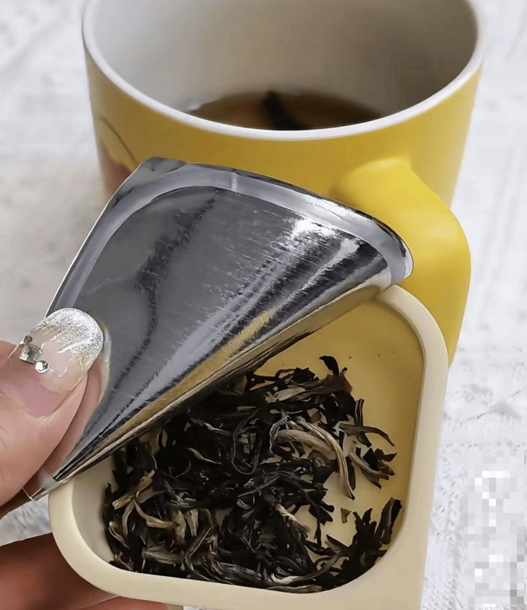 奈雪的茶，被曝喝出青蛙