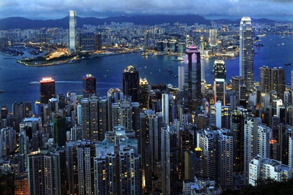 香港《稳定币条例》正式实施,沾“币”即涨的“十倍股”!稳定币泡沫化,监管喊话“降温”