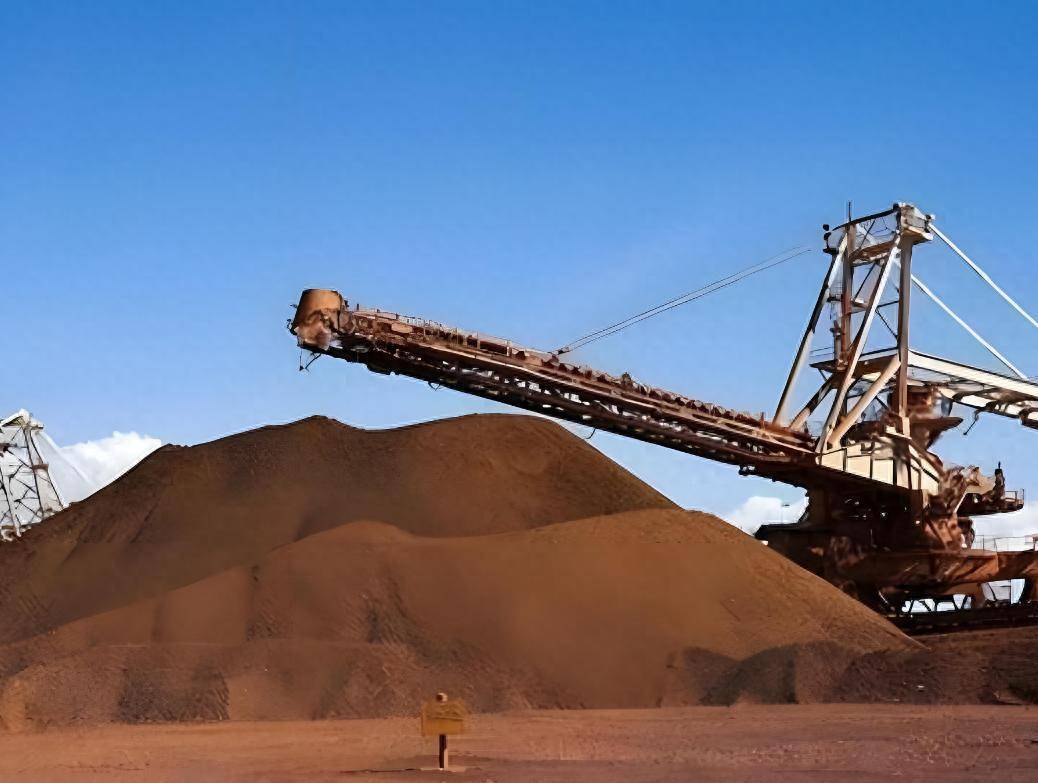 得罪中国有多惨?稀土价暴涨60倍,美企含泪购买,特朗普开始撒币