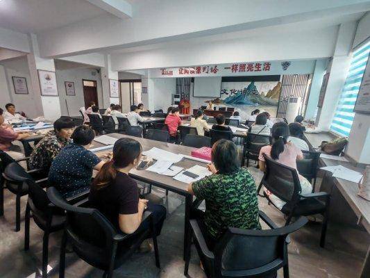 济南市莱芜区羊里街道妇联开展低收入适龄妇女两癌保险救助项目宣传活动