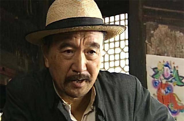 原创民国时的保长，跟当时的村长有什么区别？