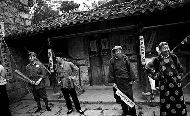 原创民国时的保长，跟当时的村长有什么区别？
